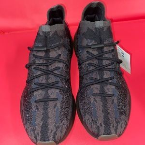 Yeezy Boost 380 ‘Onyx Non-Reflective’ (DS)